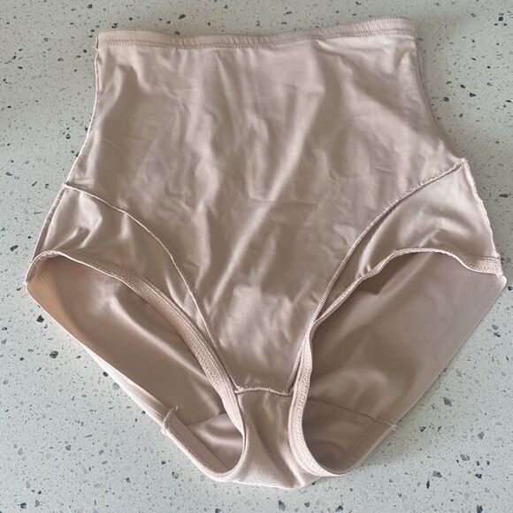 Ambrielle Wonderful Edge Back Magic High-Waist Control Briefs Warm Beige Size L - Picture 11 of 12